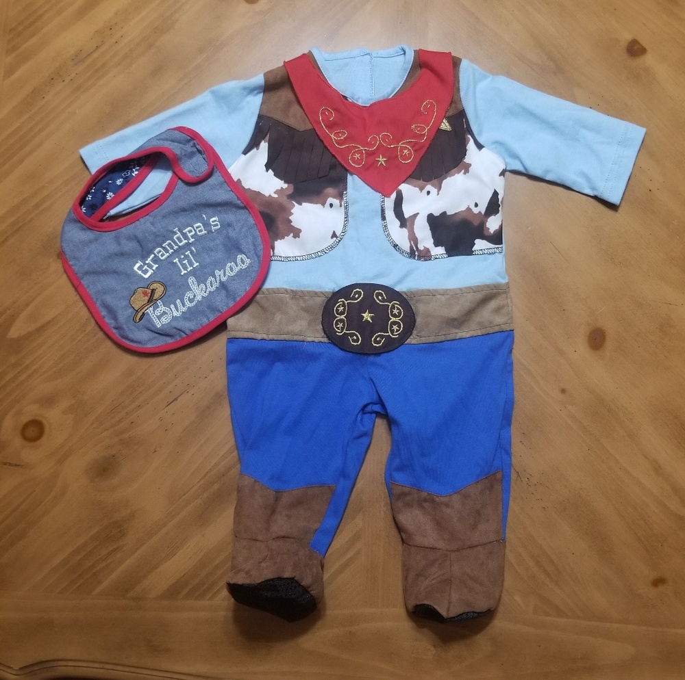 western costume - Picture 2 of 3